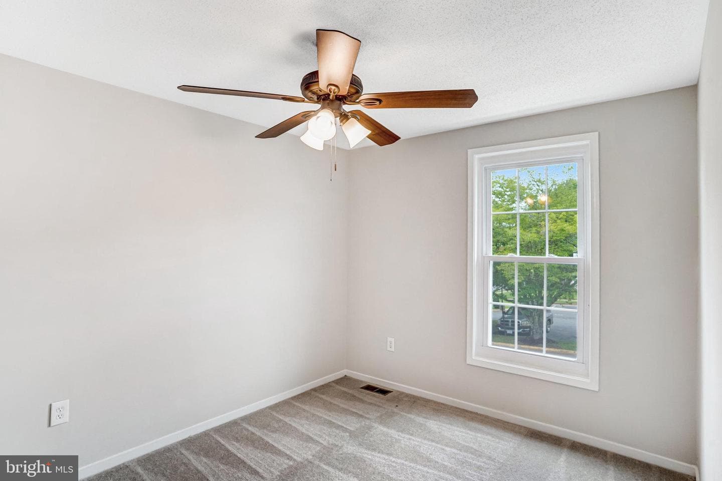 831 Oak Leaf Court photo 22