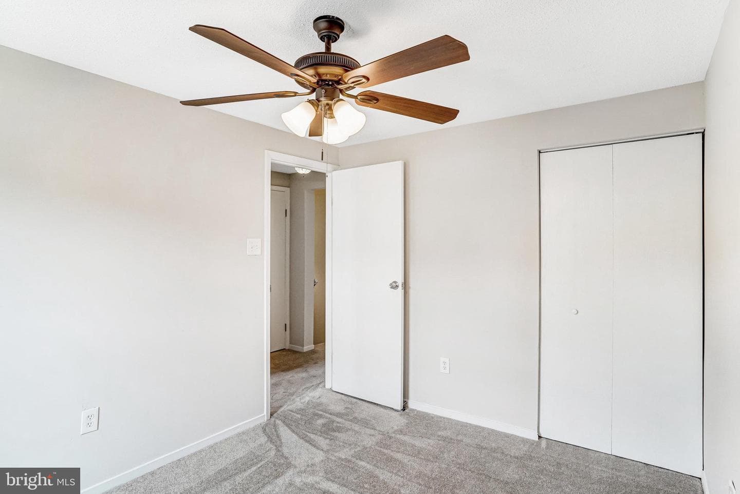 831 Oak Leaf Court photo 23