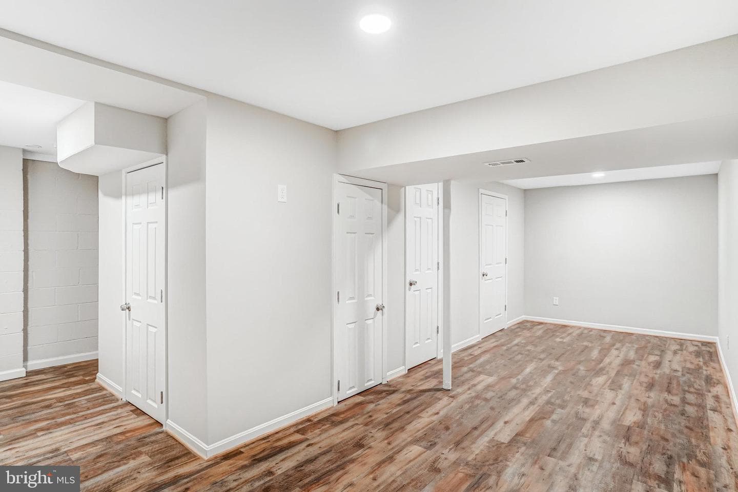 831 Oak Leaf Court photo 24