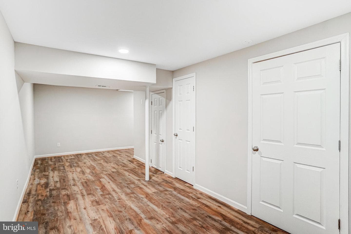 831 Oak Leaf Court photo 25