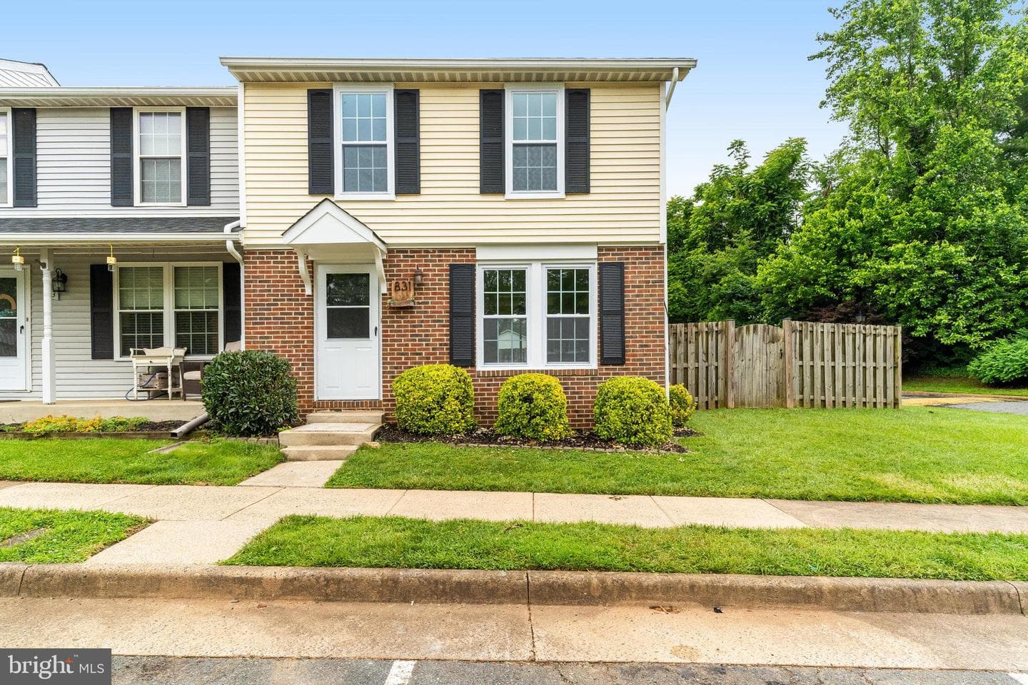 831 Oak Leaf Court photo 5