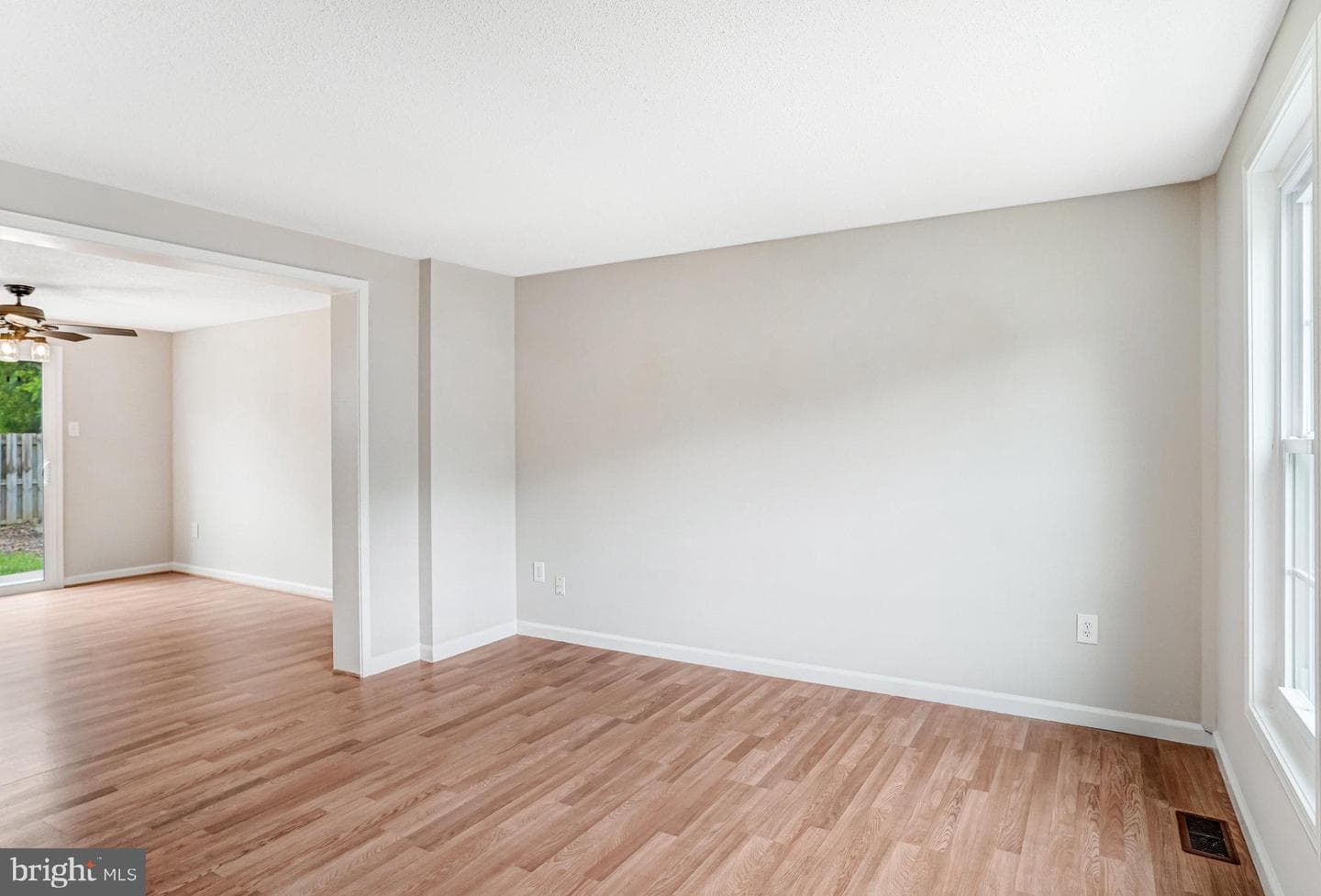 831 Oak Leaf Court photo 7