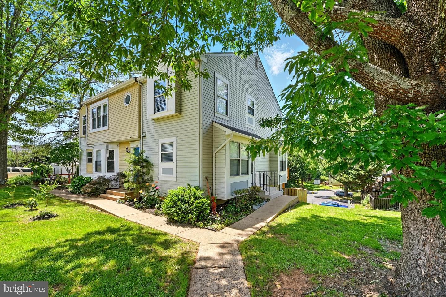 386 Falmouth Street photo 1