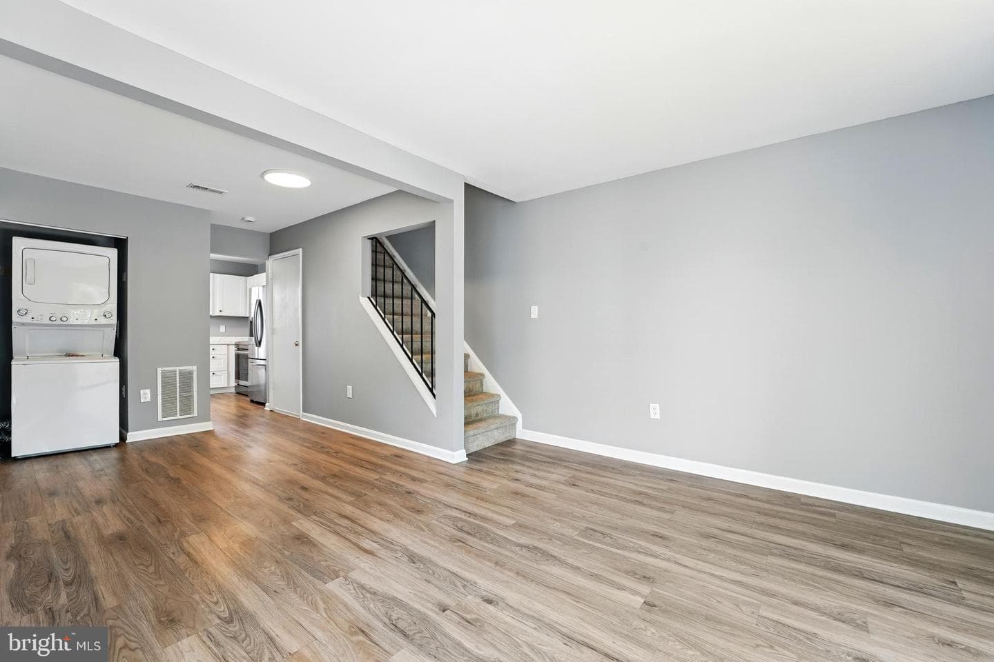 386 Falmouth Street photo 11