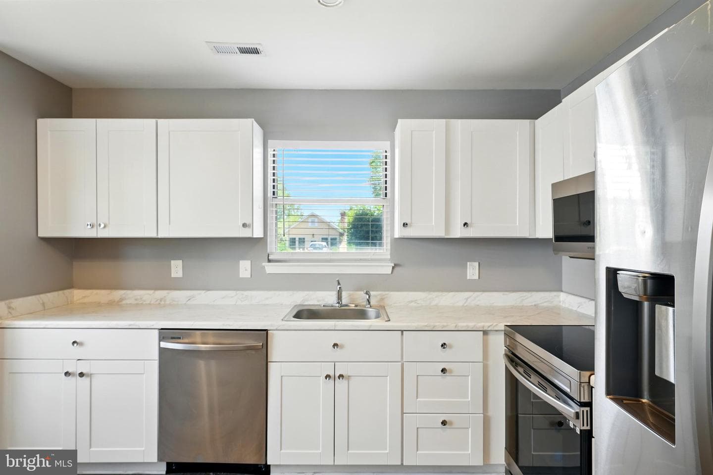 386 Falmouth Street photo 14