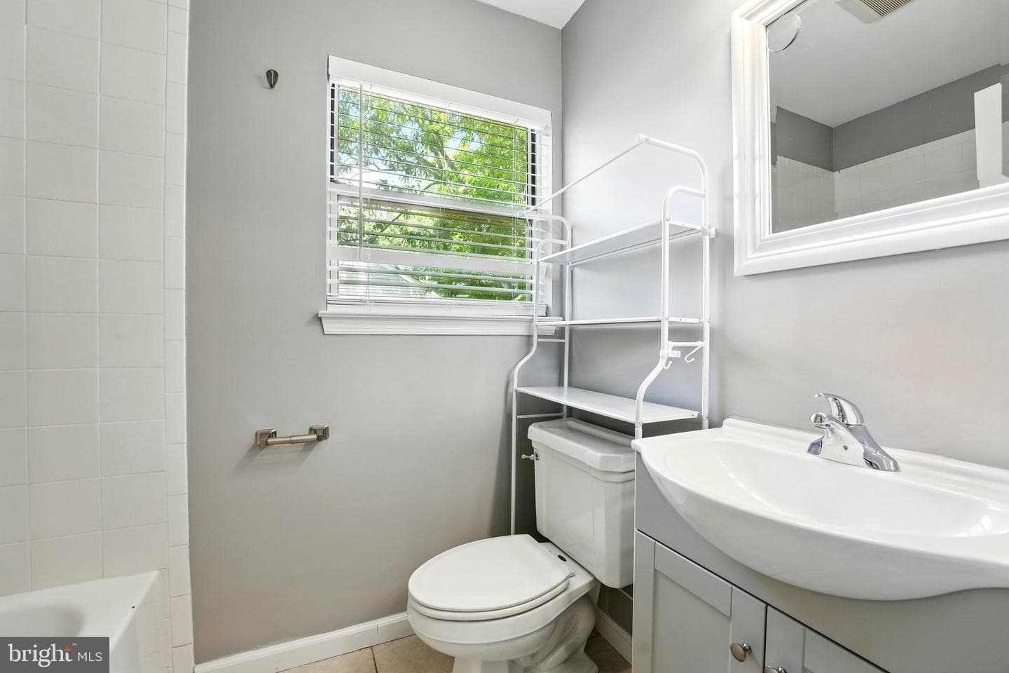 386 Falmouth Street photo 18