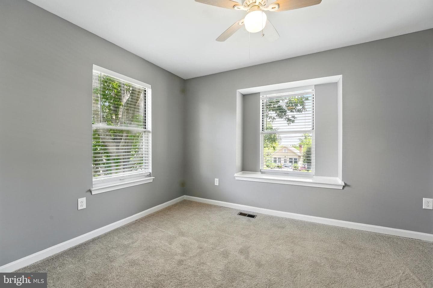 386 Falmouth Street photo 20