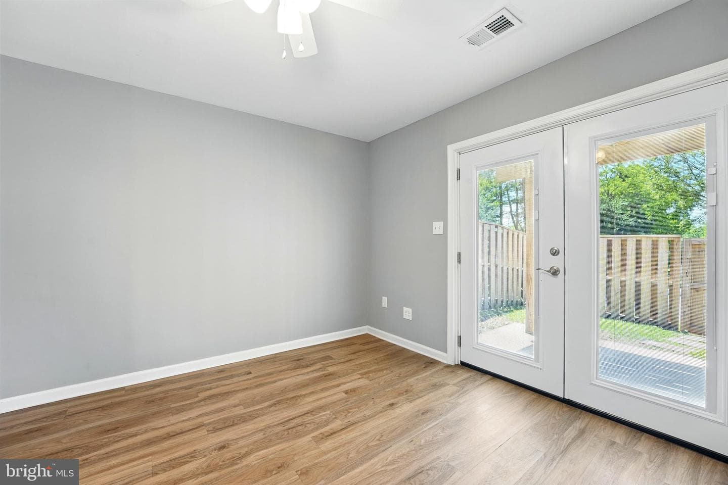 386 Falmouth Street photo 22
