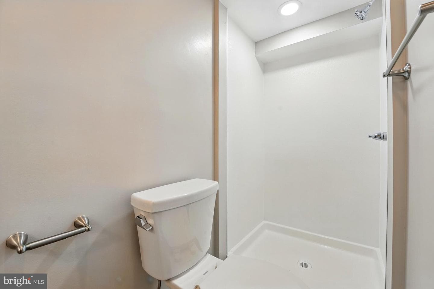 386 Falmouth Street photo 24