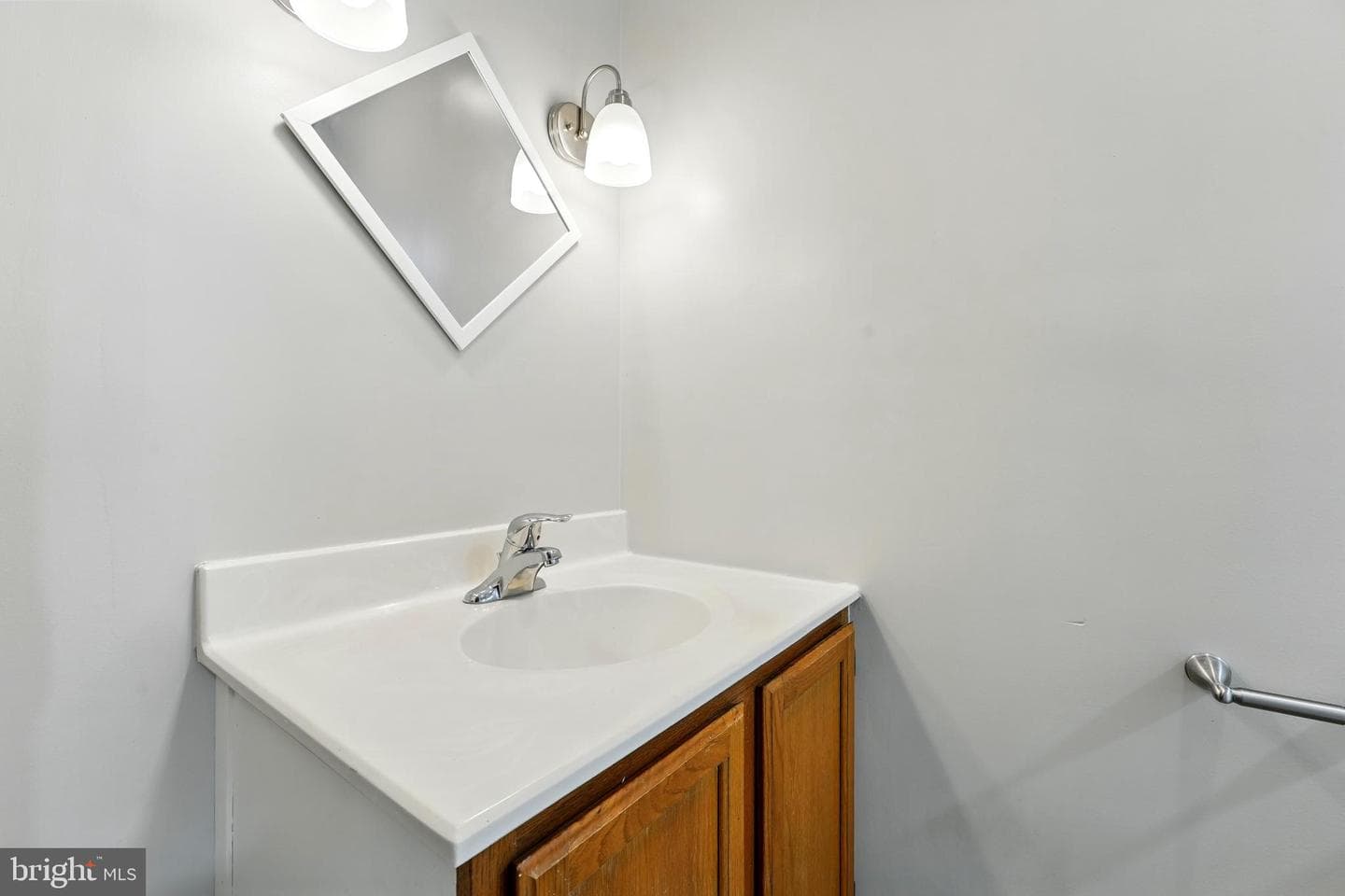 386 Falmouth Street photo 25