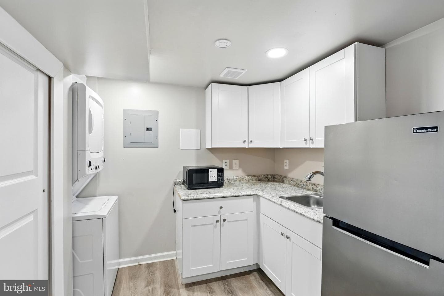386 Falmouth Street photo 27