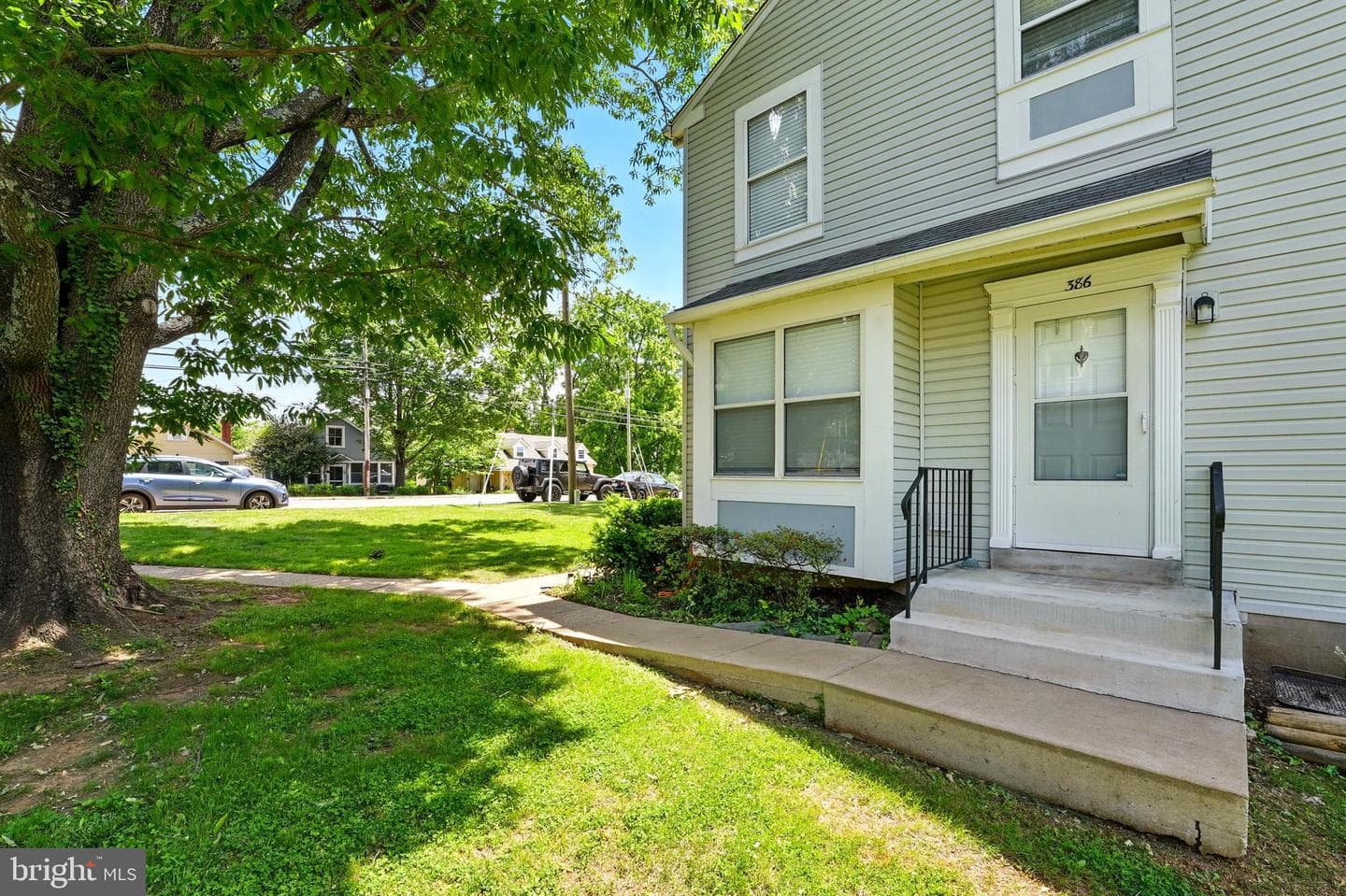 386 Falmouth Street photo 3