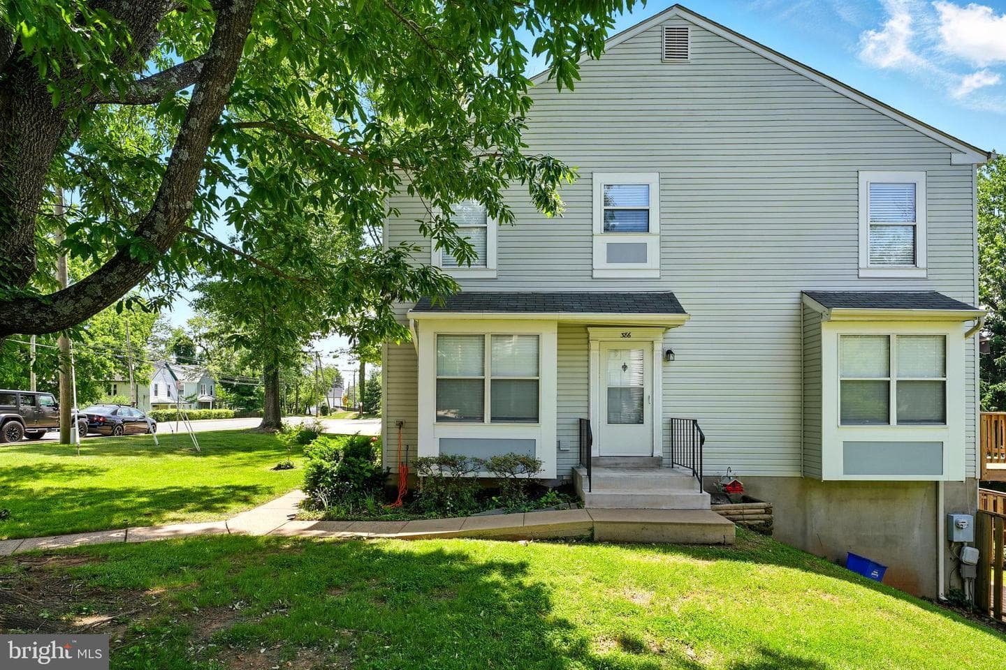 386 Falmouth Street photo 4