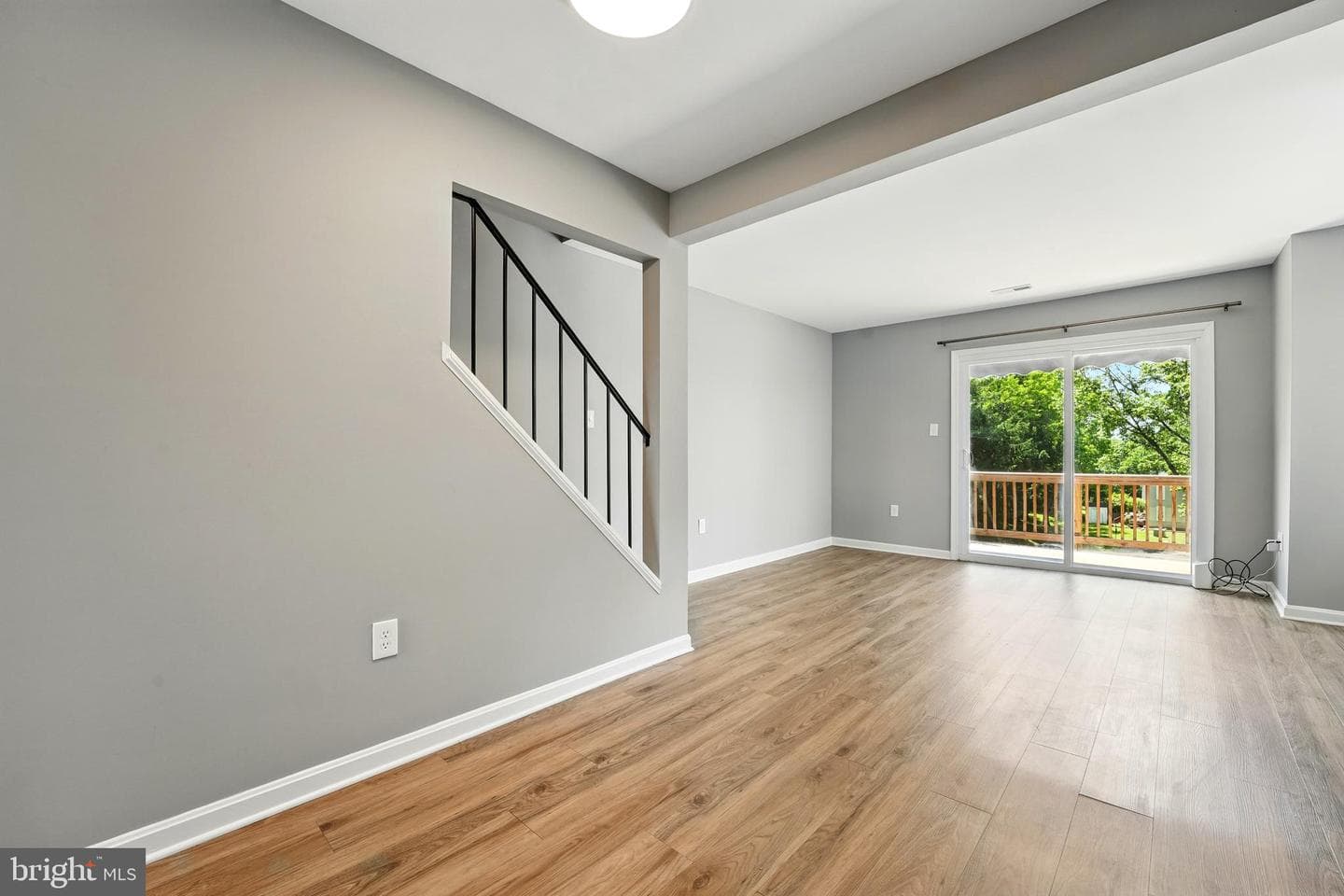 386 Falmouth Street photo 5