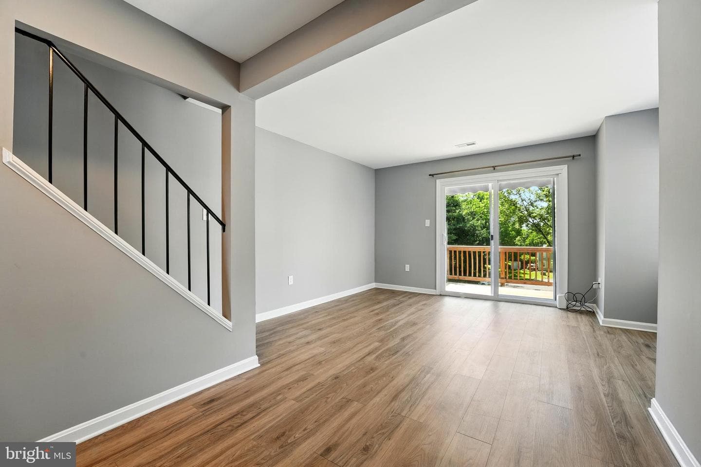 386 Falmouth Street photo 6
