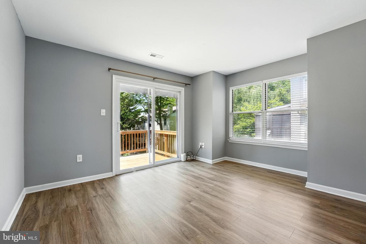 386 Falmouth Street photo 7