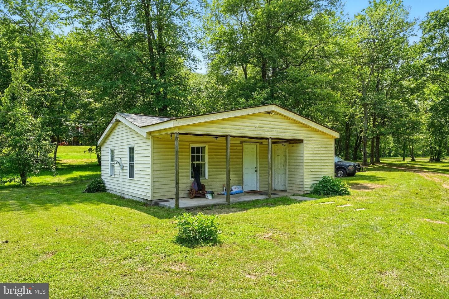 13057 John Marshall Highway photo 16