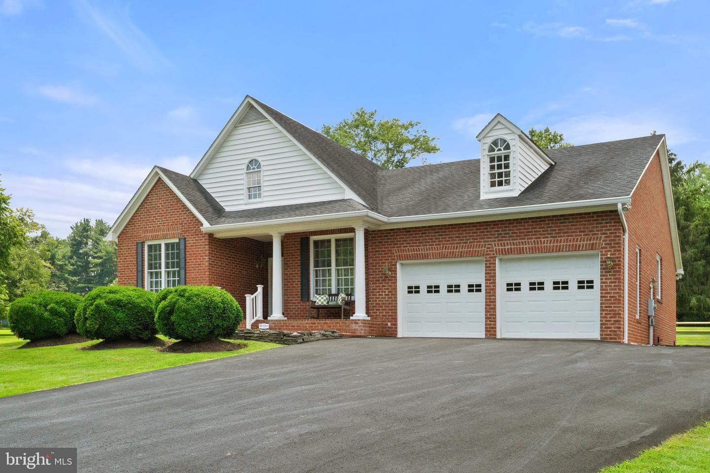 7054 Lakeview Drive photo 2