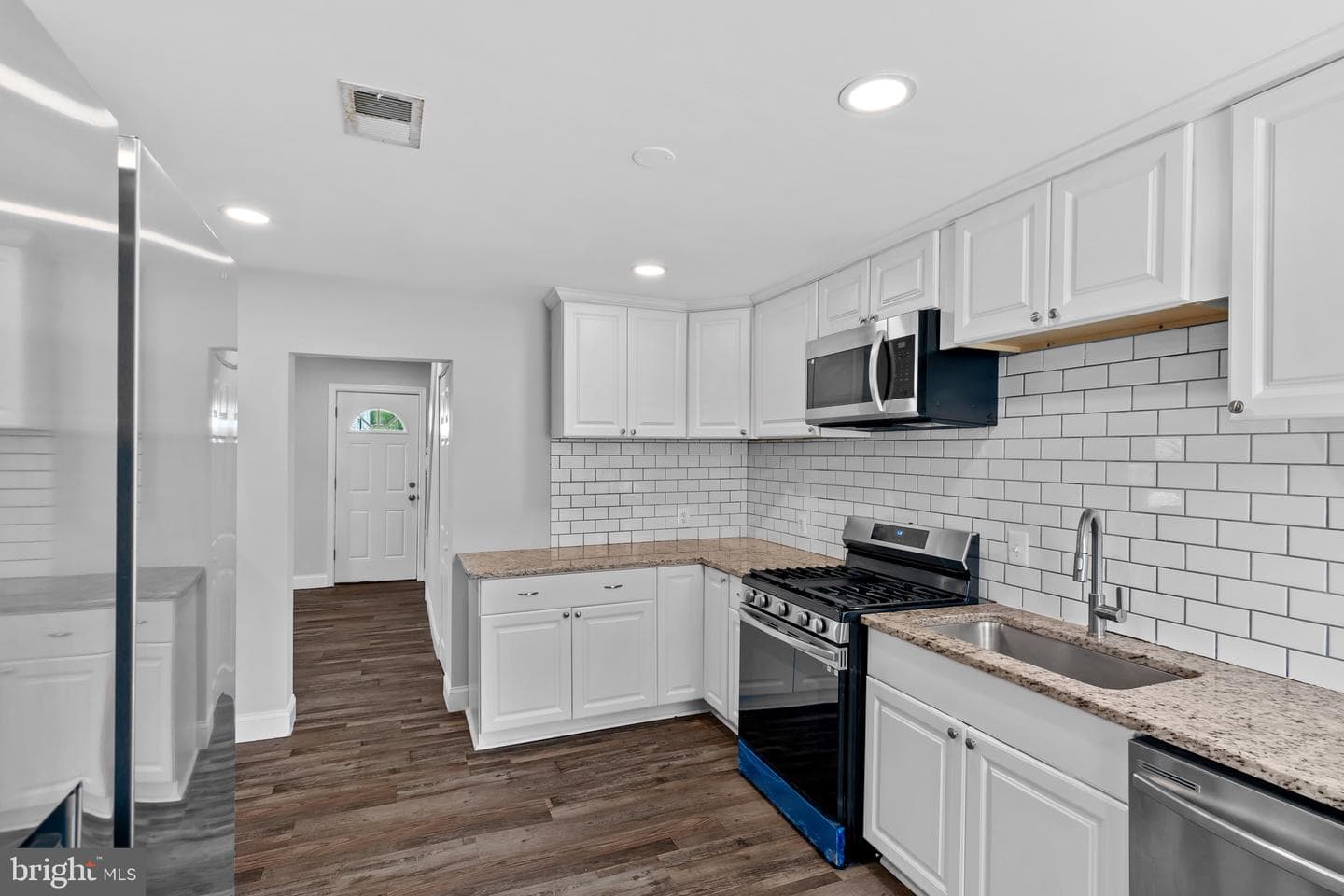 63 Madison Street photo 20