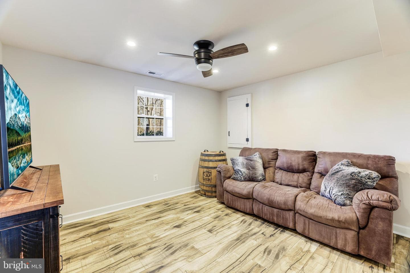 1597 Sheldon Lane photo 37