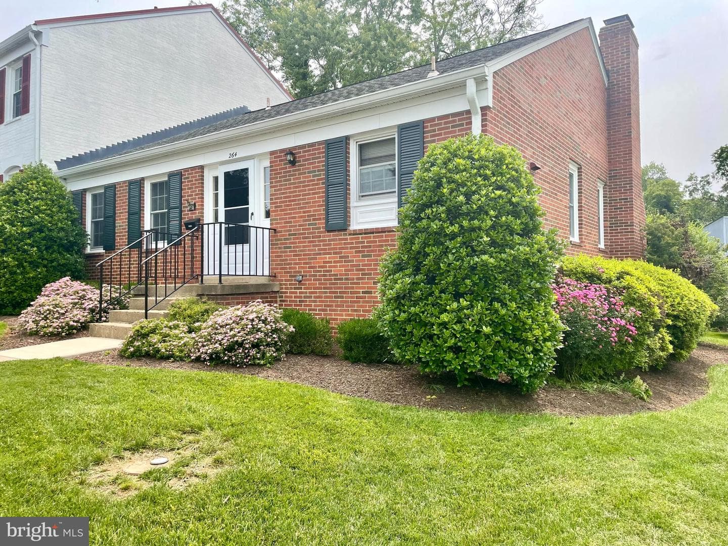264 Fairfield Drive photo 3