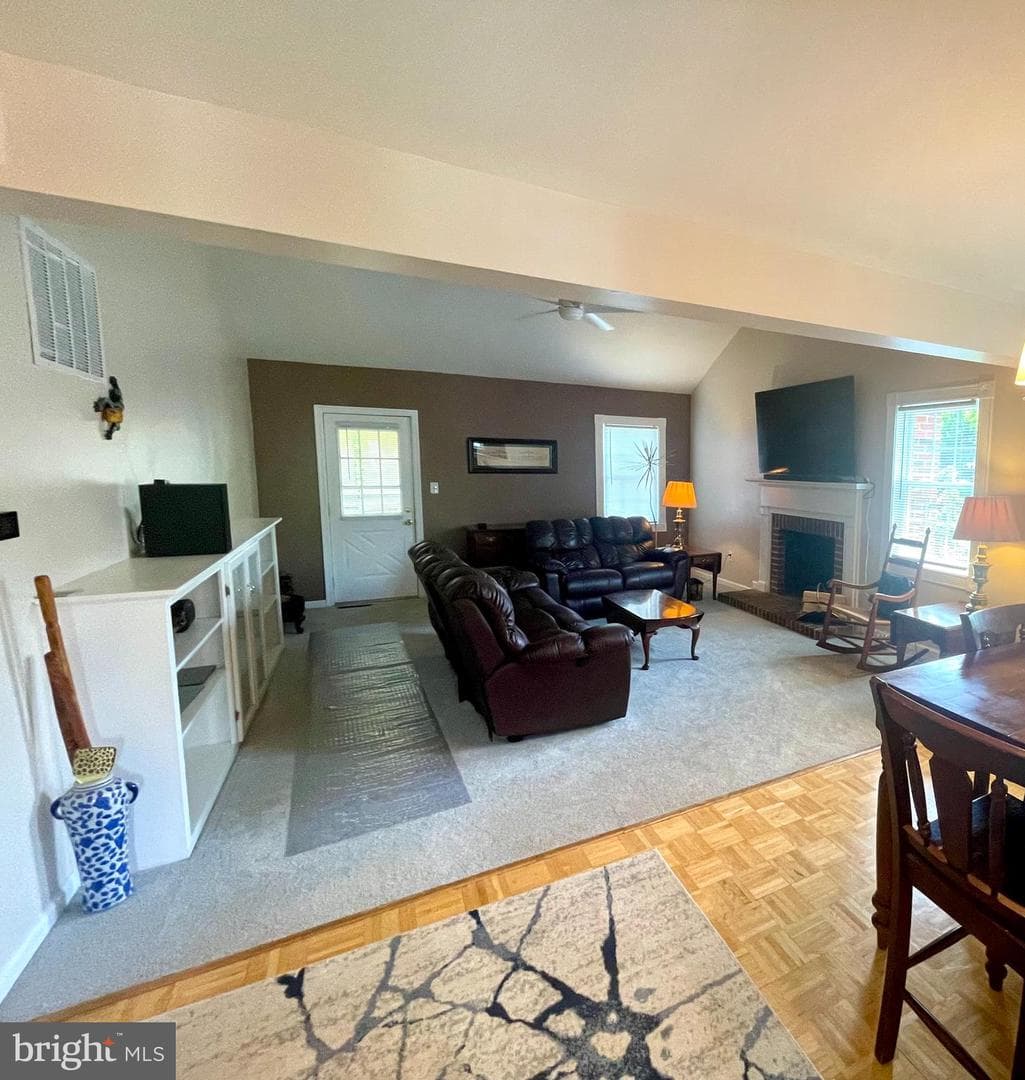 264 Fairfield Drive photo 8
