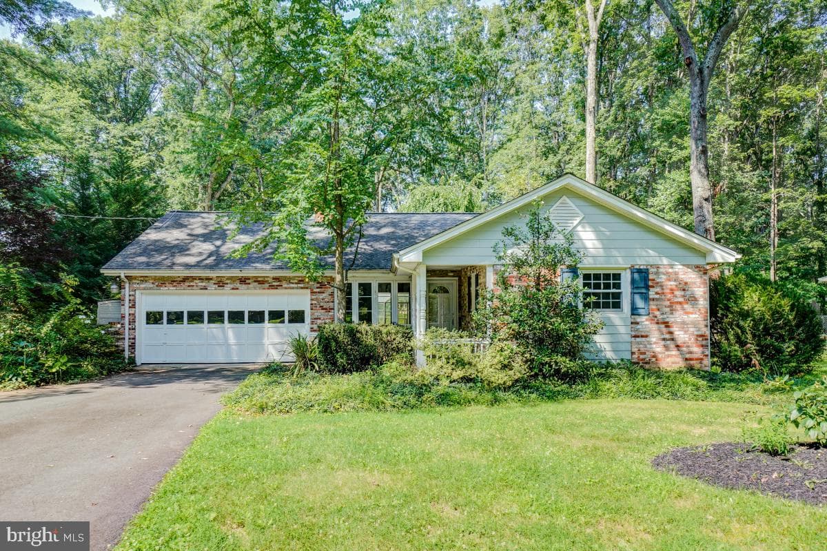 5127 Albrecht Lane photo 2