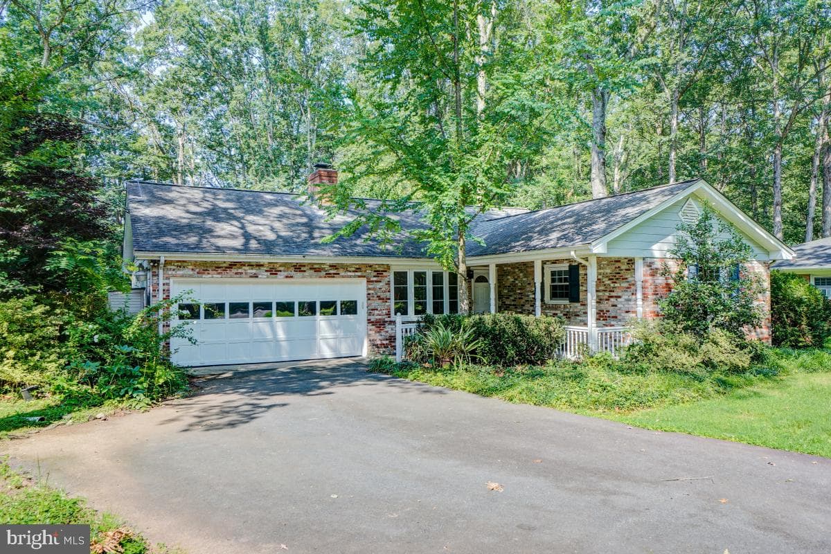 5127 Albrecht Lane photo 3