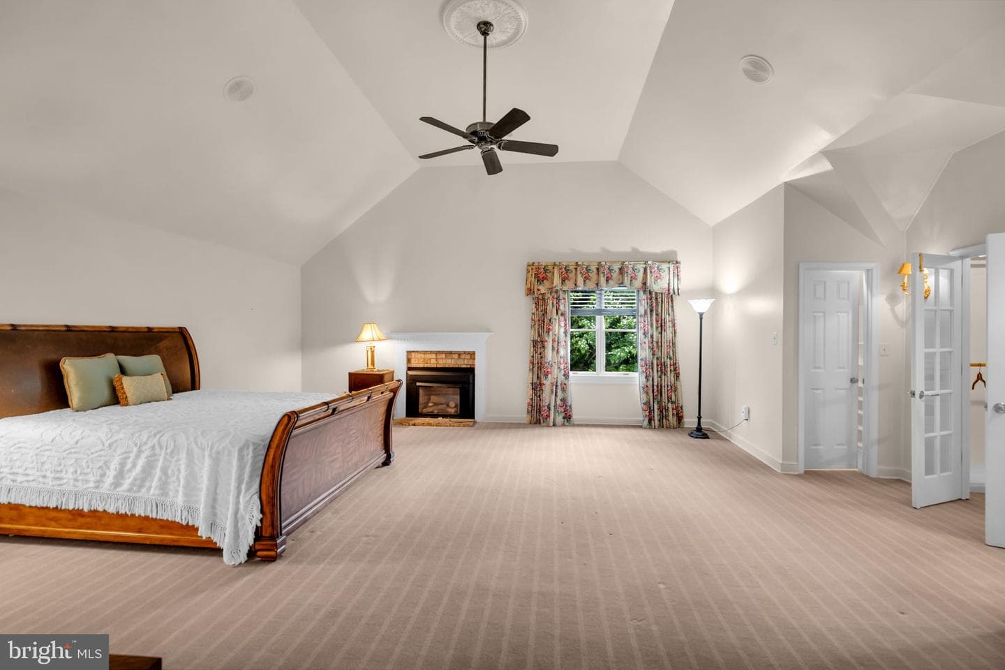 6886 Well House Drive photo 19