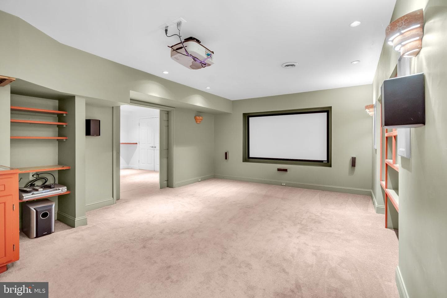 6886 Well House Drive photo 32