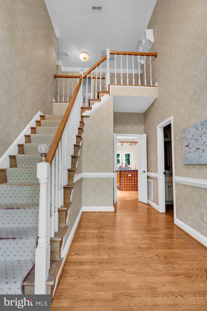 6886 Well House Drive photo 8