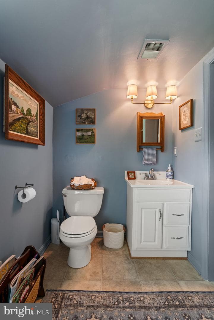 8520 Maidstone Road photo 20