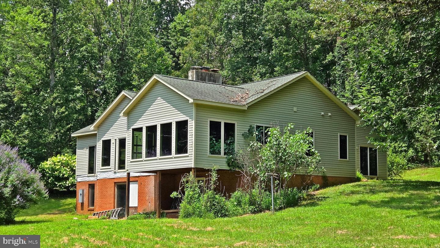 7296 Burke Lane photo 3