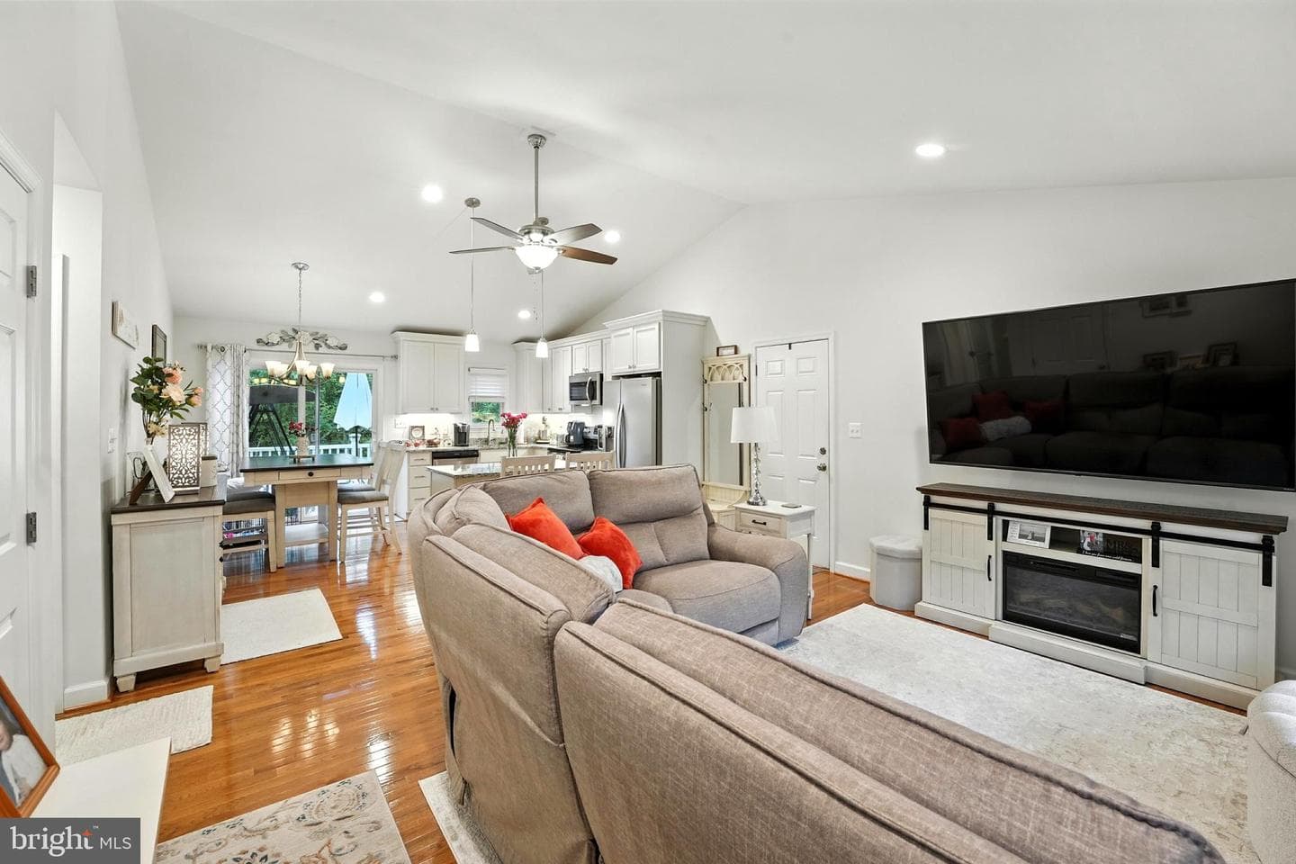 12253 Davis Road photo 21
