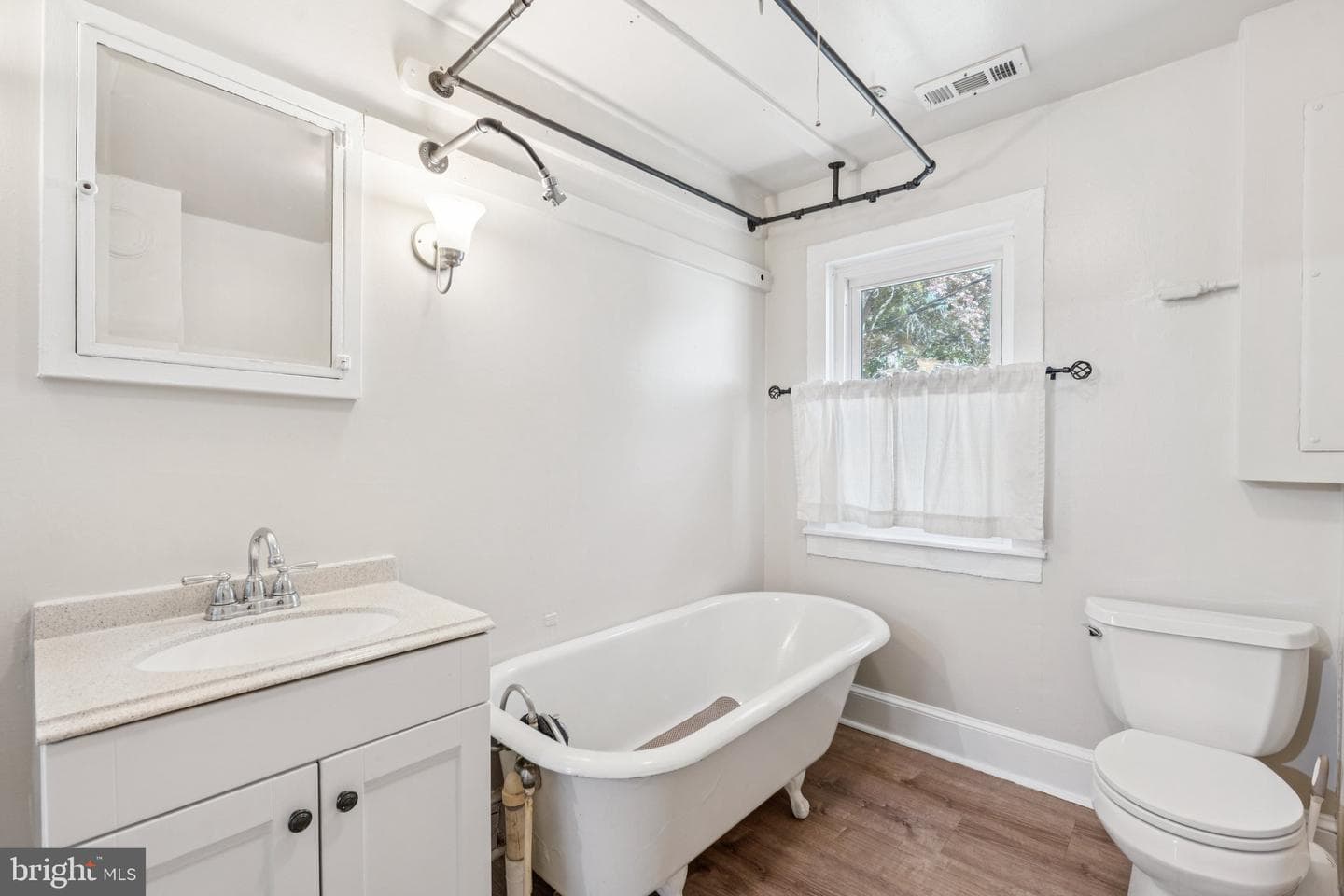 4199 Belvoir Road photo 22