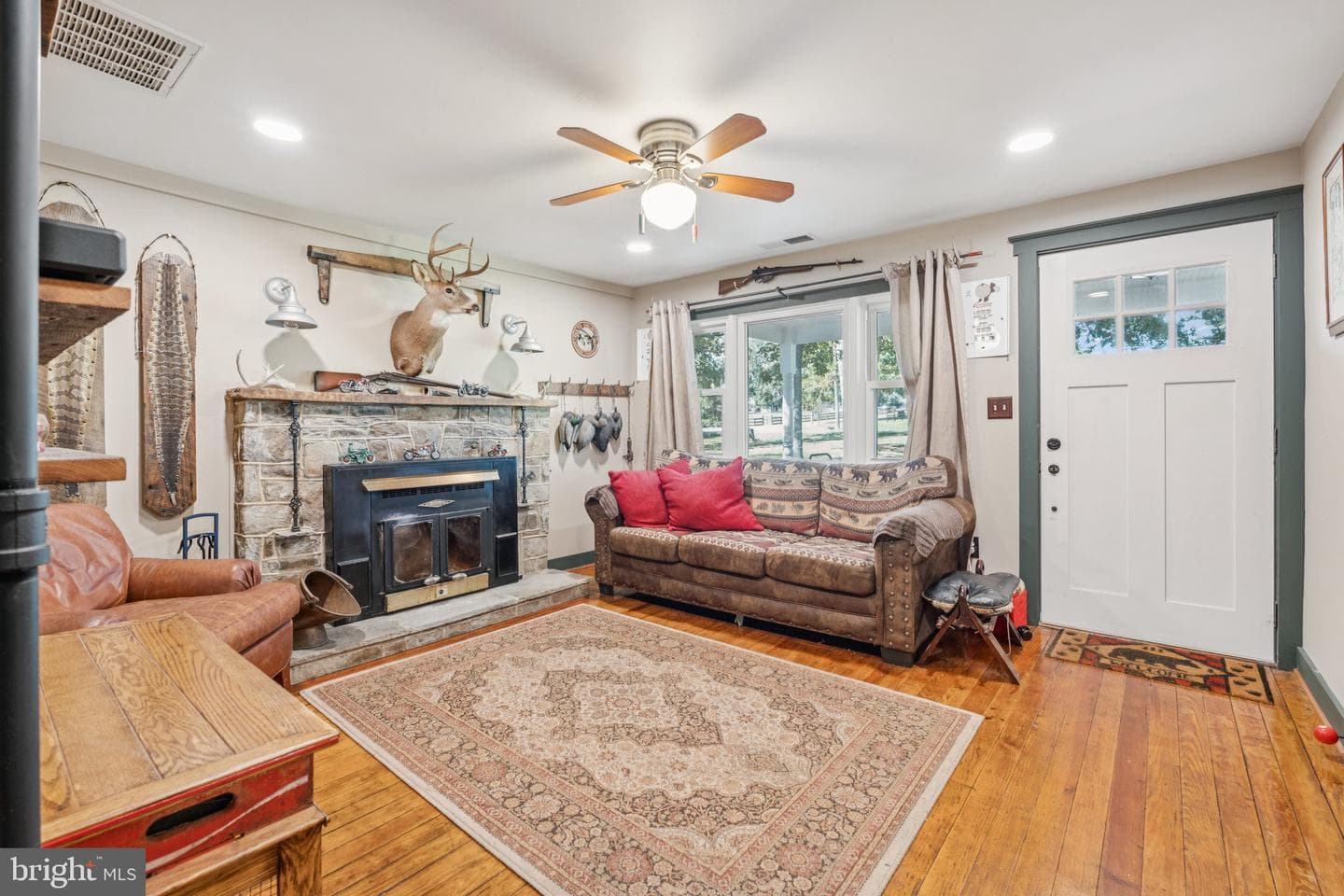 4199 Belvoir Road photo 3