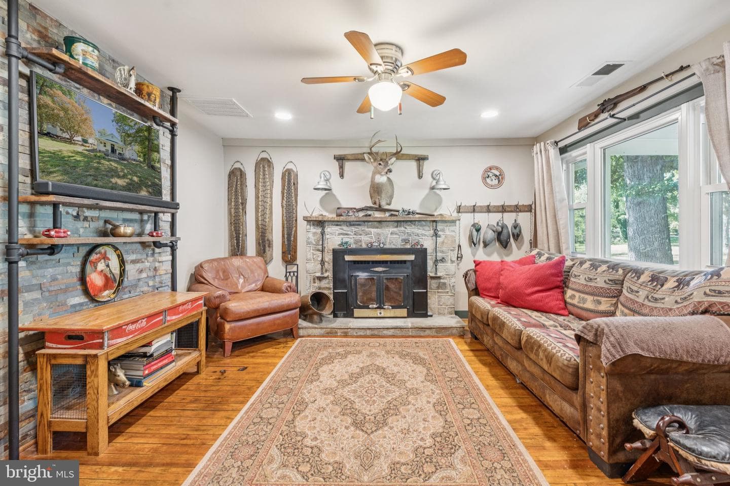 4199 Belvoir Road photo 4