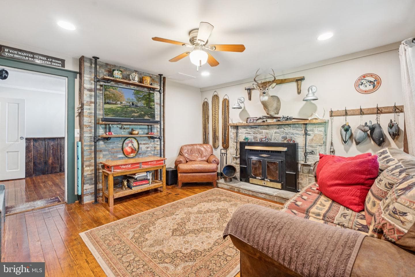 4199 Belvoir Road photo 5