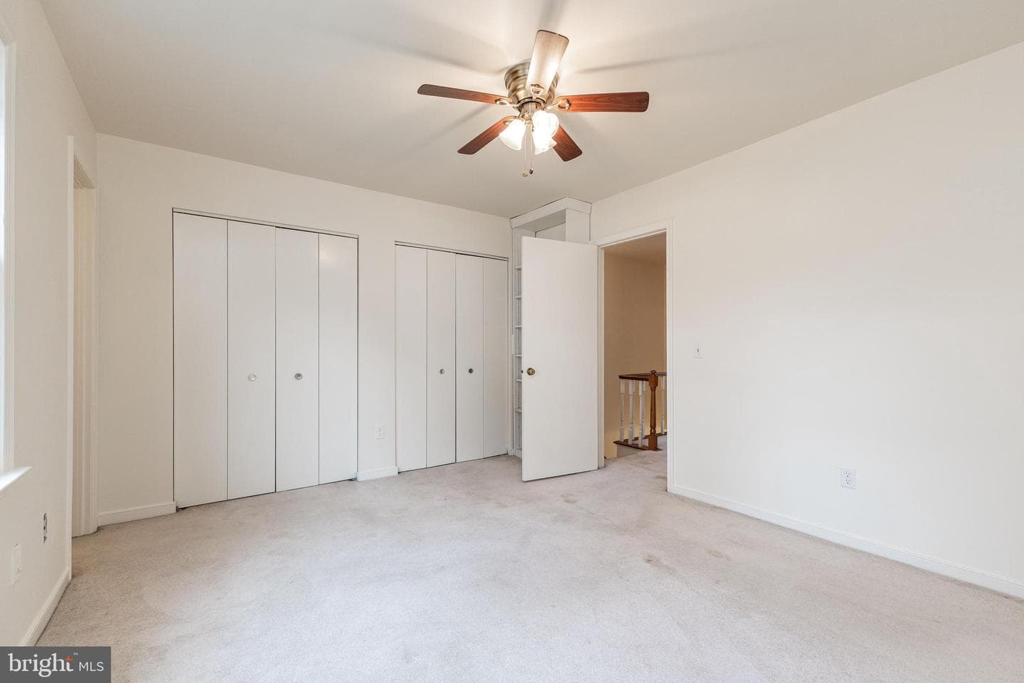 172 Leeds Court W photo 11