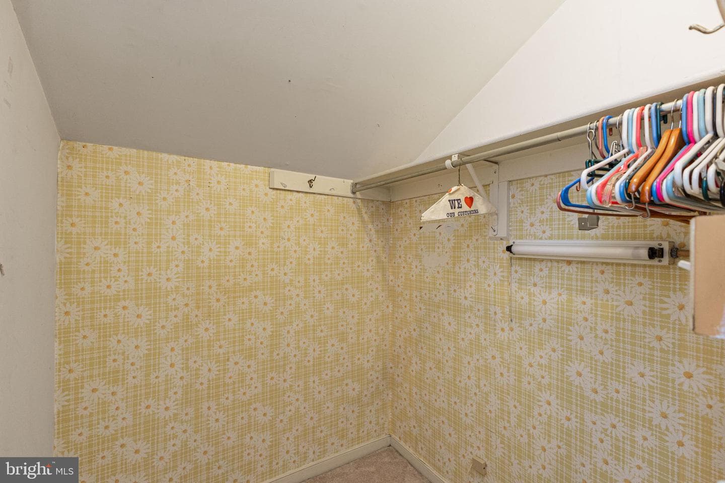 172 Leeds Court W photo 13