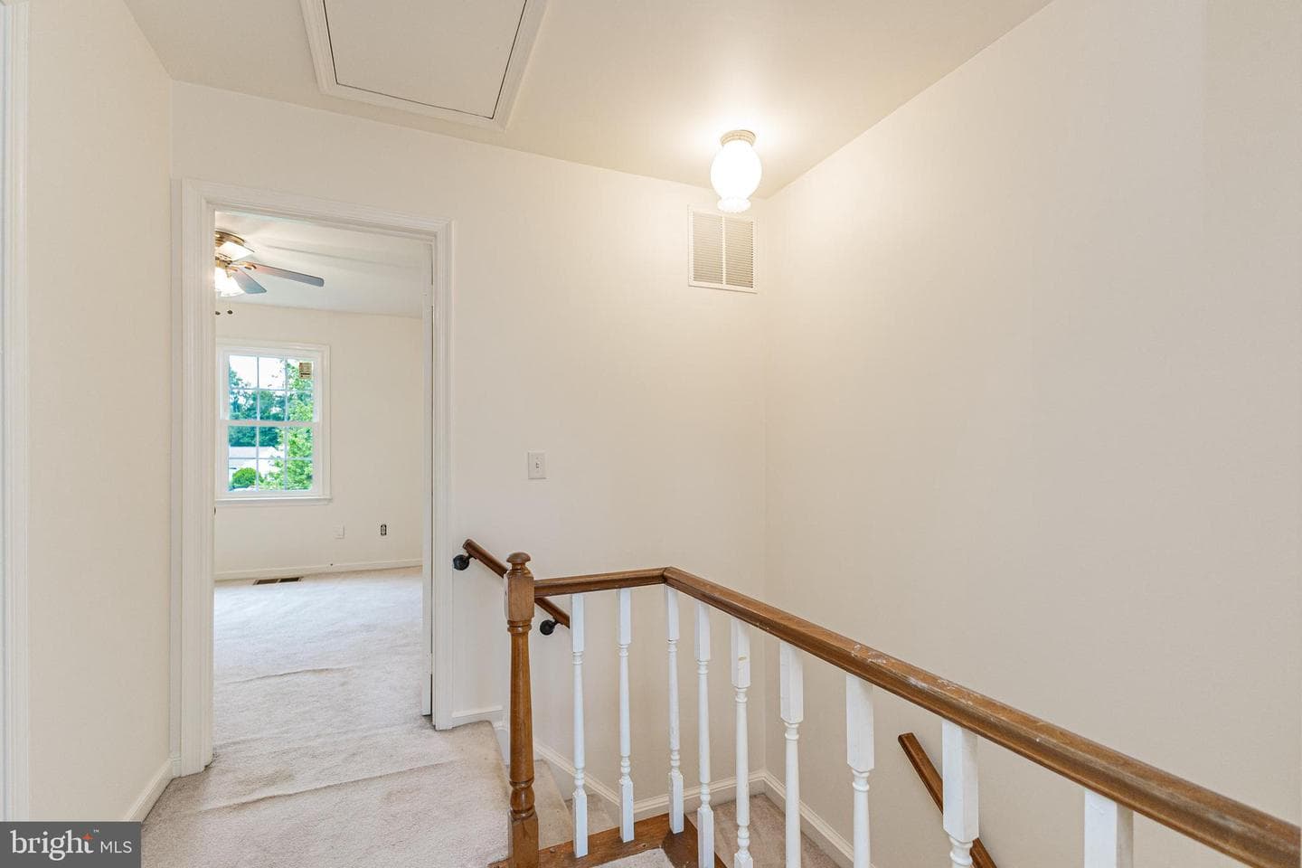 172 Leeds Court W photo 21