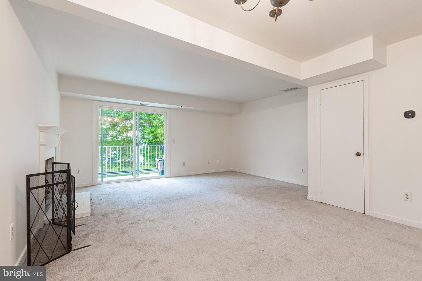 172 Leeds Court W photo 6