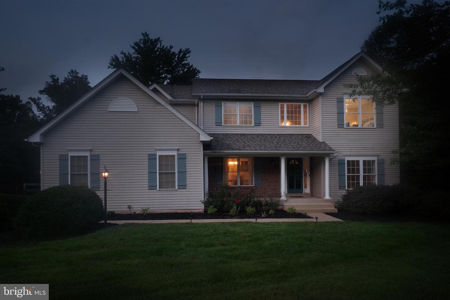 7413 Whisperwood Drive photo 2