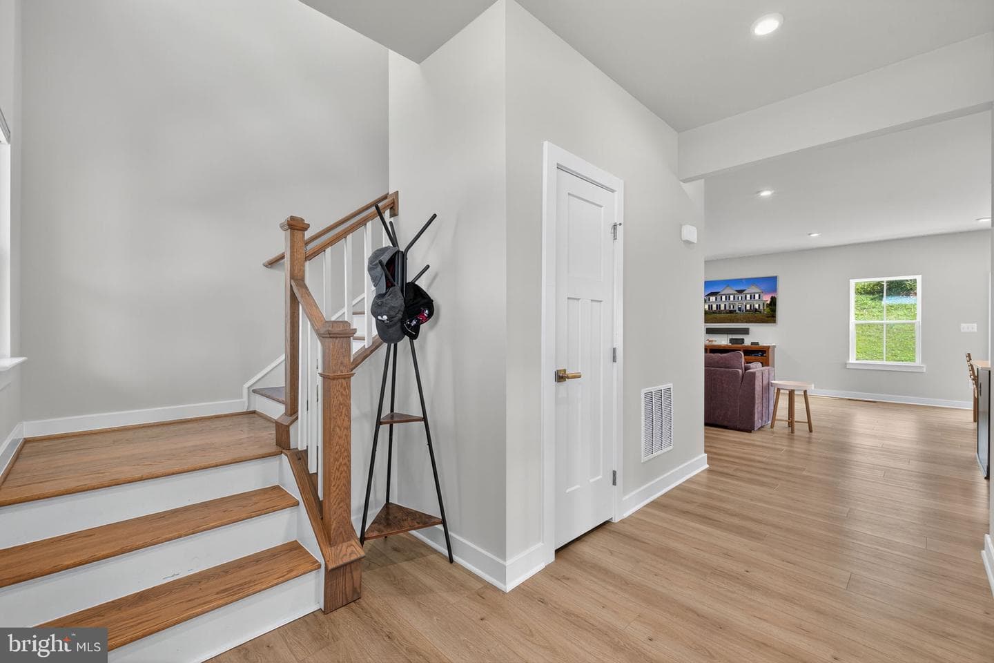 9427 Blue Jay Court photo 8
