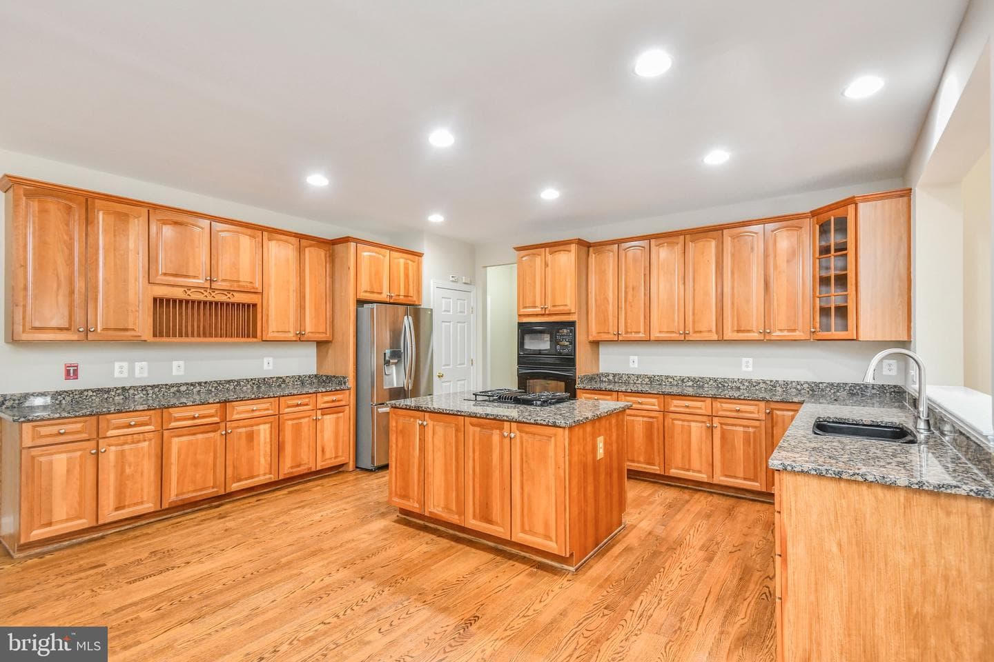 7323 Bayfield Lane photo 40