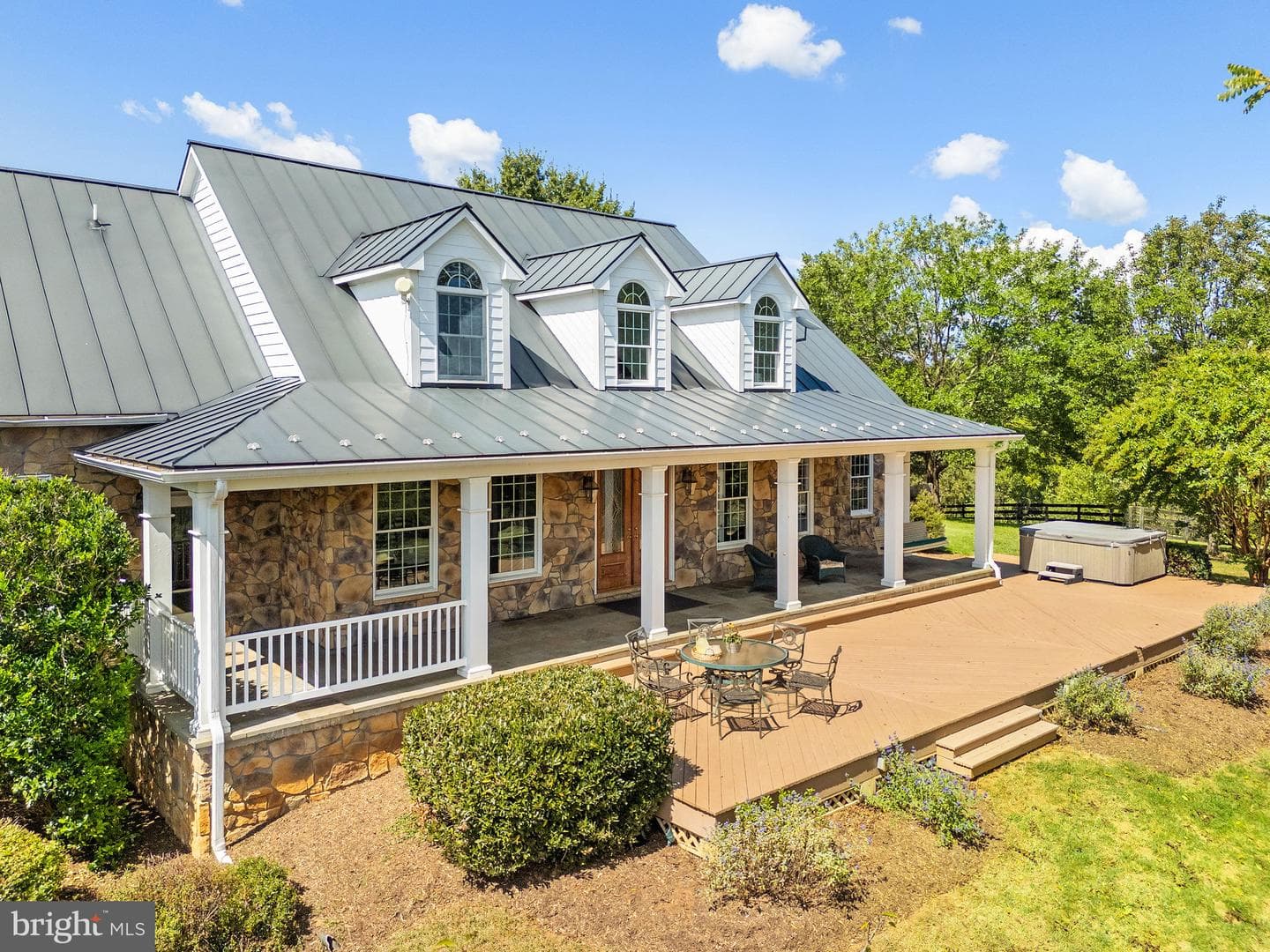 6951 Hilltop Lane, Marshall