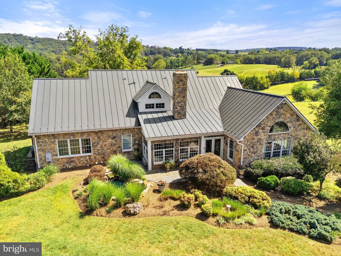 6951 Hilltop Lane, Marshall