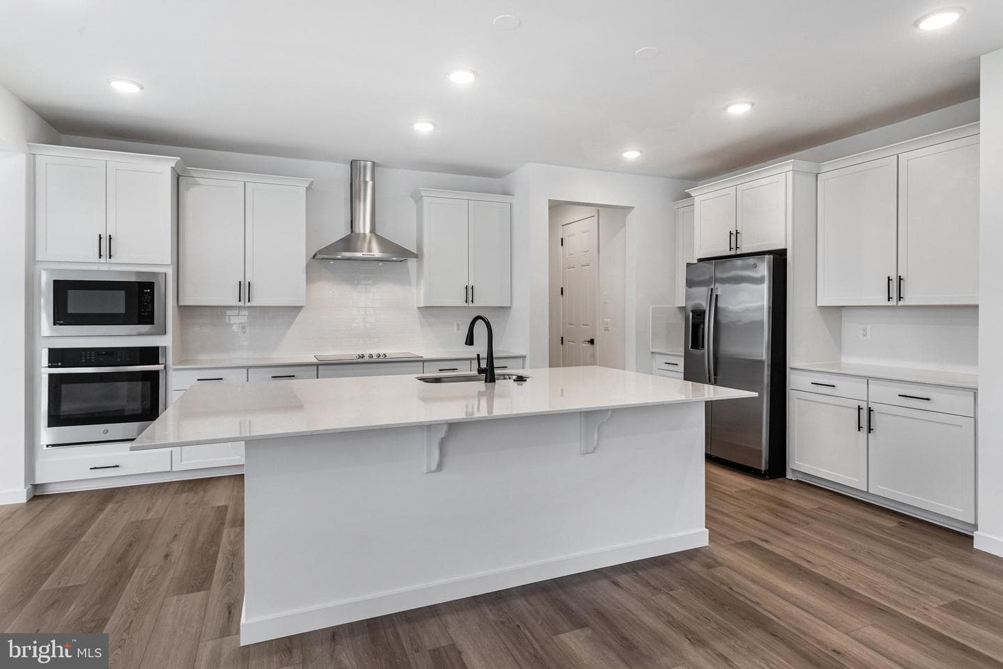 2083 Springvale Drive photo 11