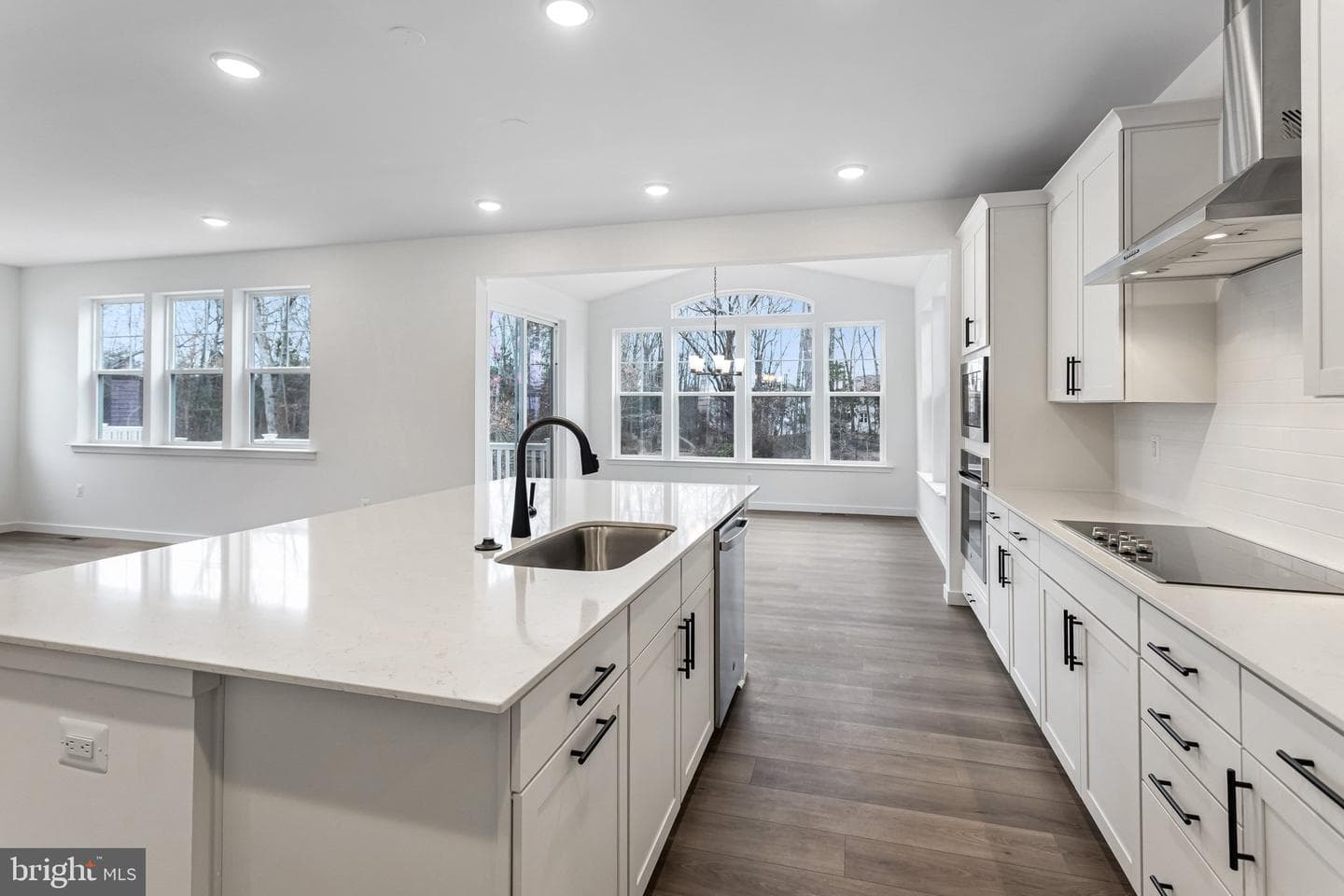 2083 Springvale Drive photo 15