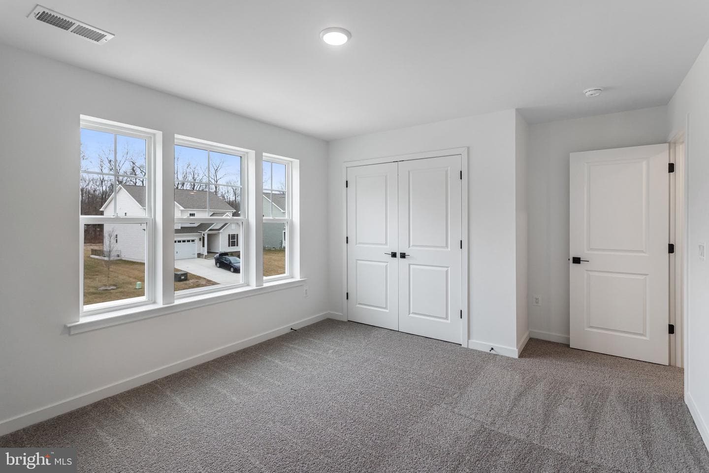 2083 Springvale Drive photo 30